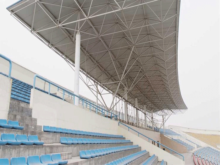 伊犁四小体育馆网架